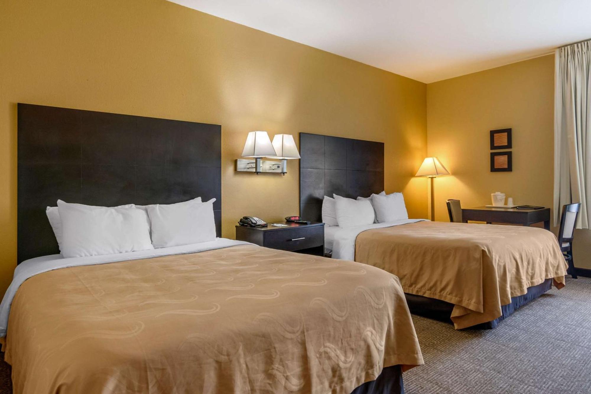 Quality Inn & Suites Lenexa Kansas City Экстерьер фото